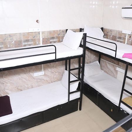 Hostel New Super Dorm Mumbai Exterior foto
